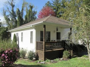 457 Toms Hill Dr, Hendersonville, NC 28739