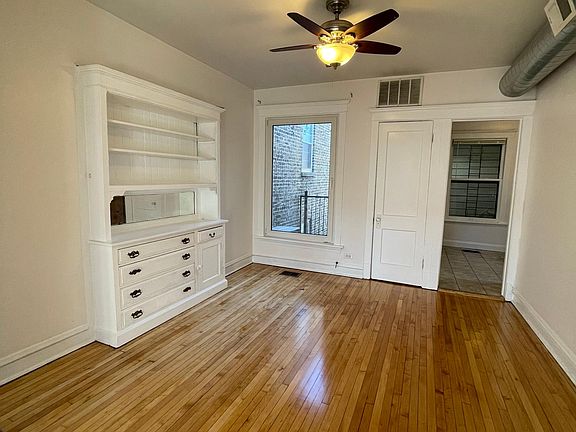 3rd image of 2418 N Oakley Ave