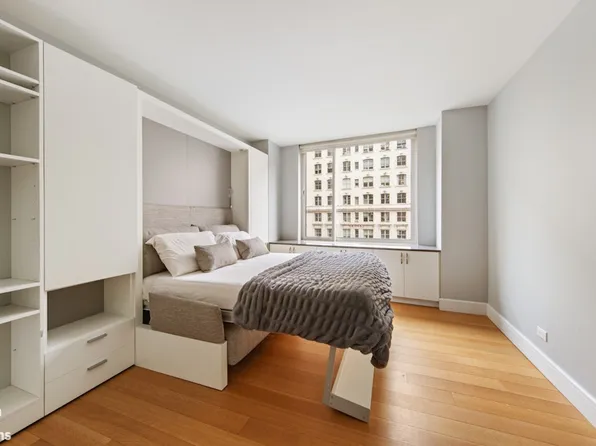 2373 Broadway image 7 of 10