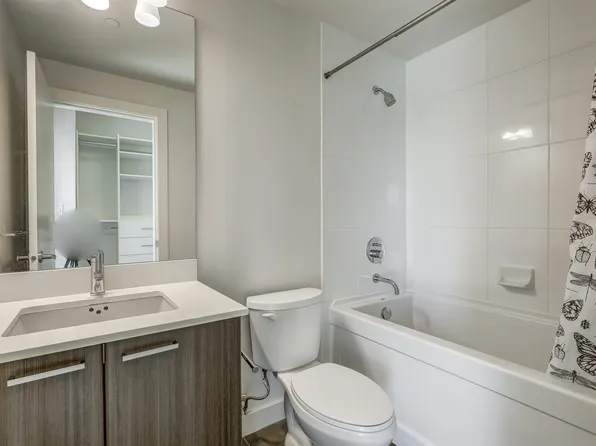 2789 Shaughnessy St #2106, Pt Coquitlam, BC V3C 0C3