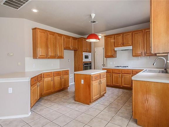 3rd image of 2313 Arnie Ln