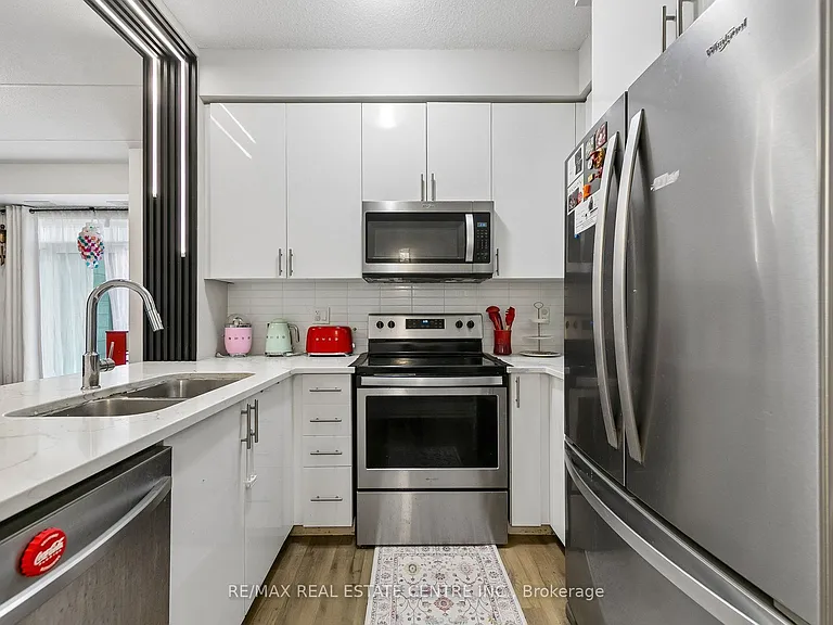 610 Farmstead Dr #102 — Photo 12