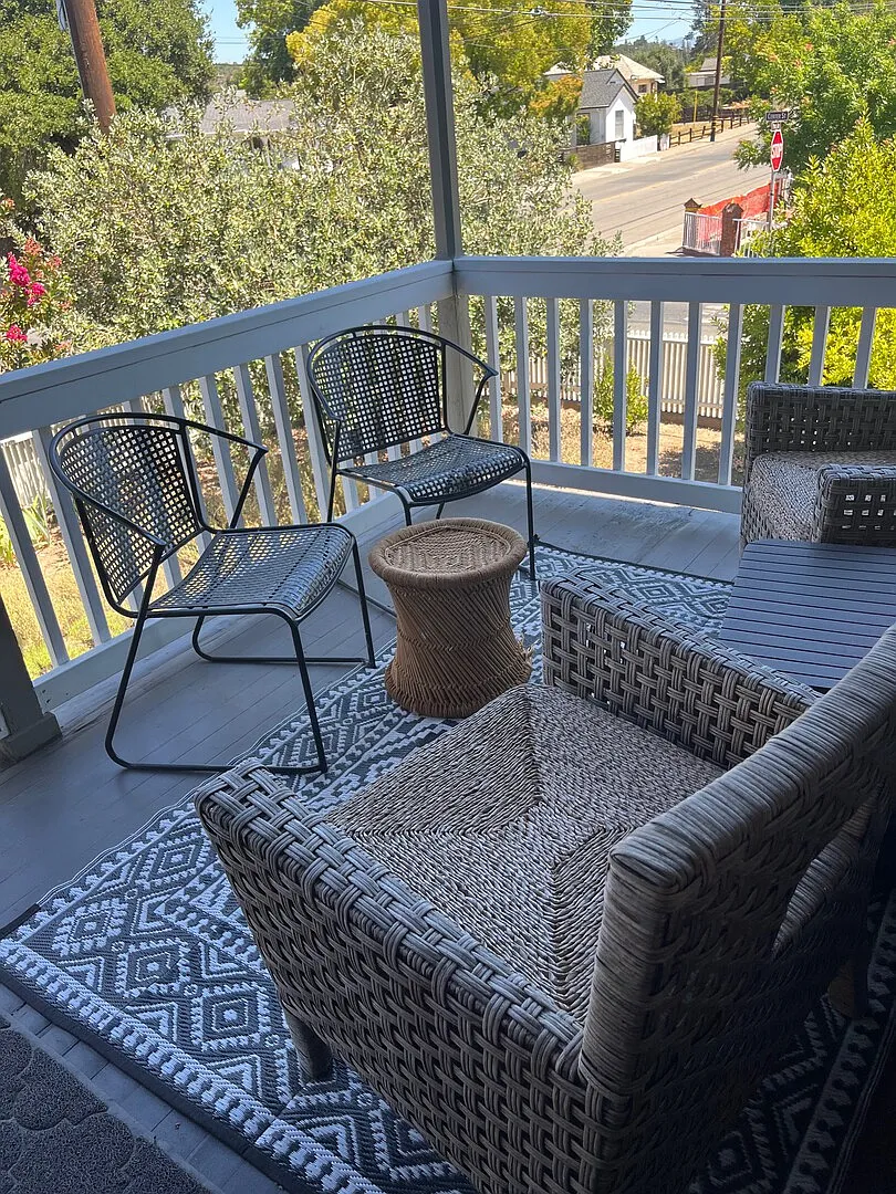 Stylish Wine Country Flat in the Heart of Healdsburg — Photo 3