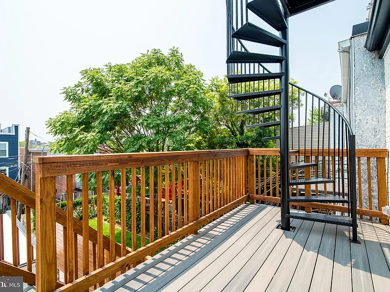 520 Irving St NW — Photo 41