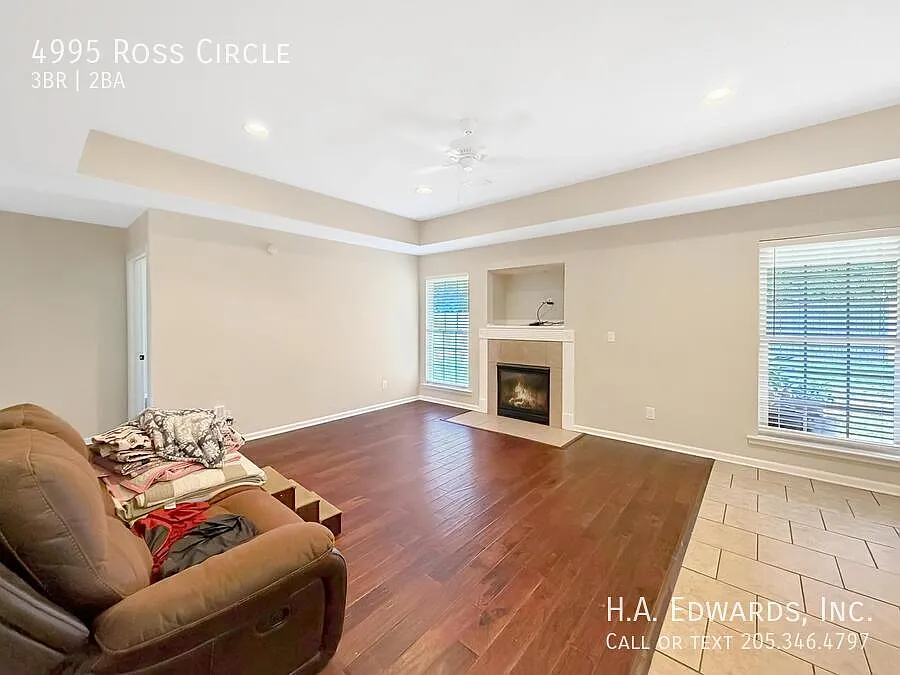 Building Photo - 4995 Ross Cir