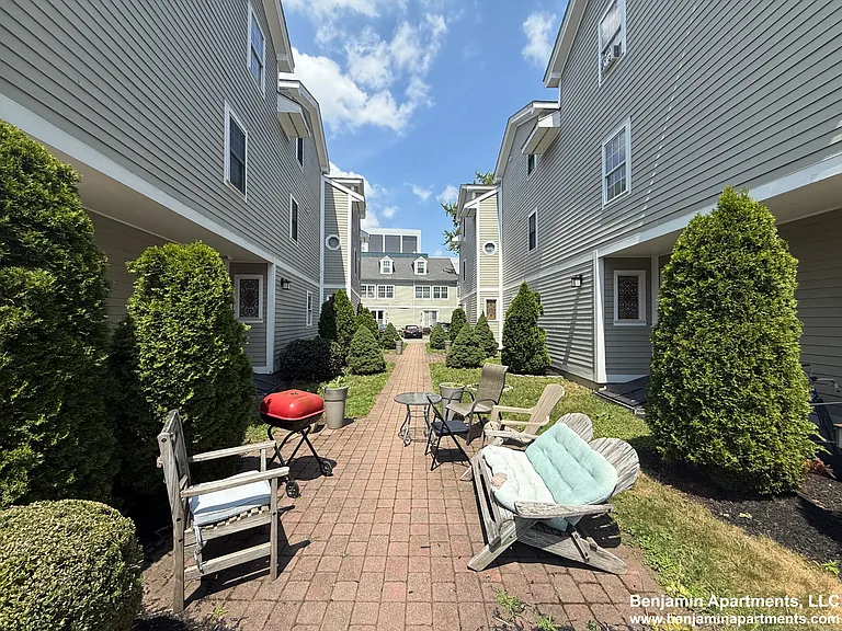 Raymond St — Photo 27