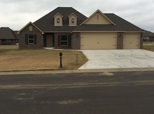 26458 Columbia Crest Dr, Claremore, OK 74019