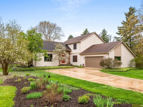 W1943 Camelot Trace, Green Lake, WI 54941