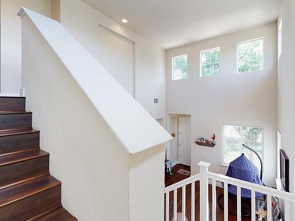 5th image of 2120 Coldwater St