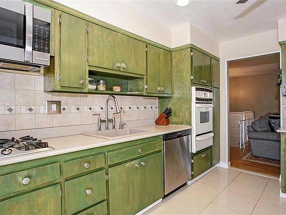 4th image of 29 Gerardine Pl