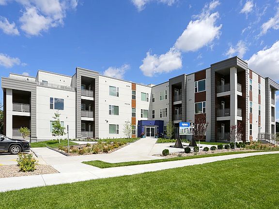 3rd image of 1721 3rd St SW APT 210