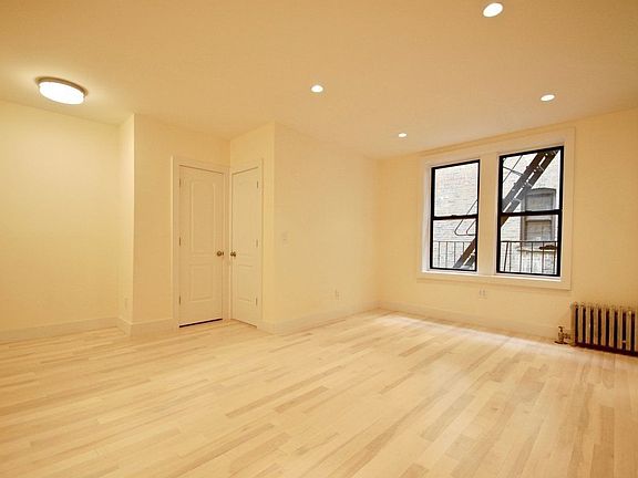 3rd image of 66 Saint Nicholas Pl APT B37