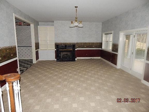 3rd image of 103 Willow Bend Dr
