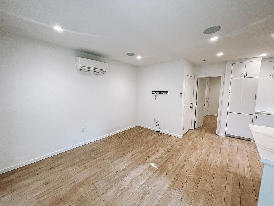 1st image of 211 12th St APT A