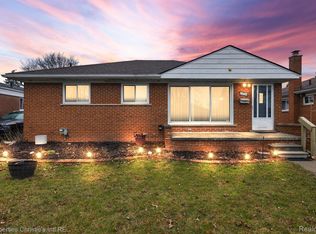 18495 Stephens Dr, Eastpointe, MI 48021