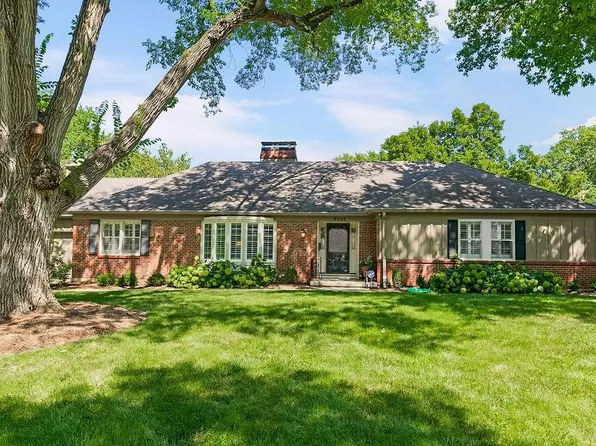 9201 Ensley Ln, Leawood, KS 66206