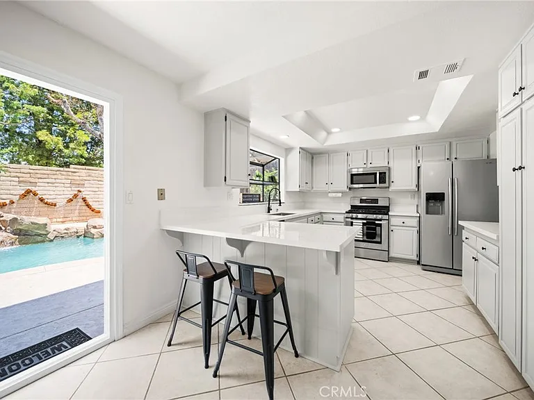 731 Langer Dr — Photo 15