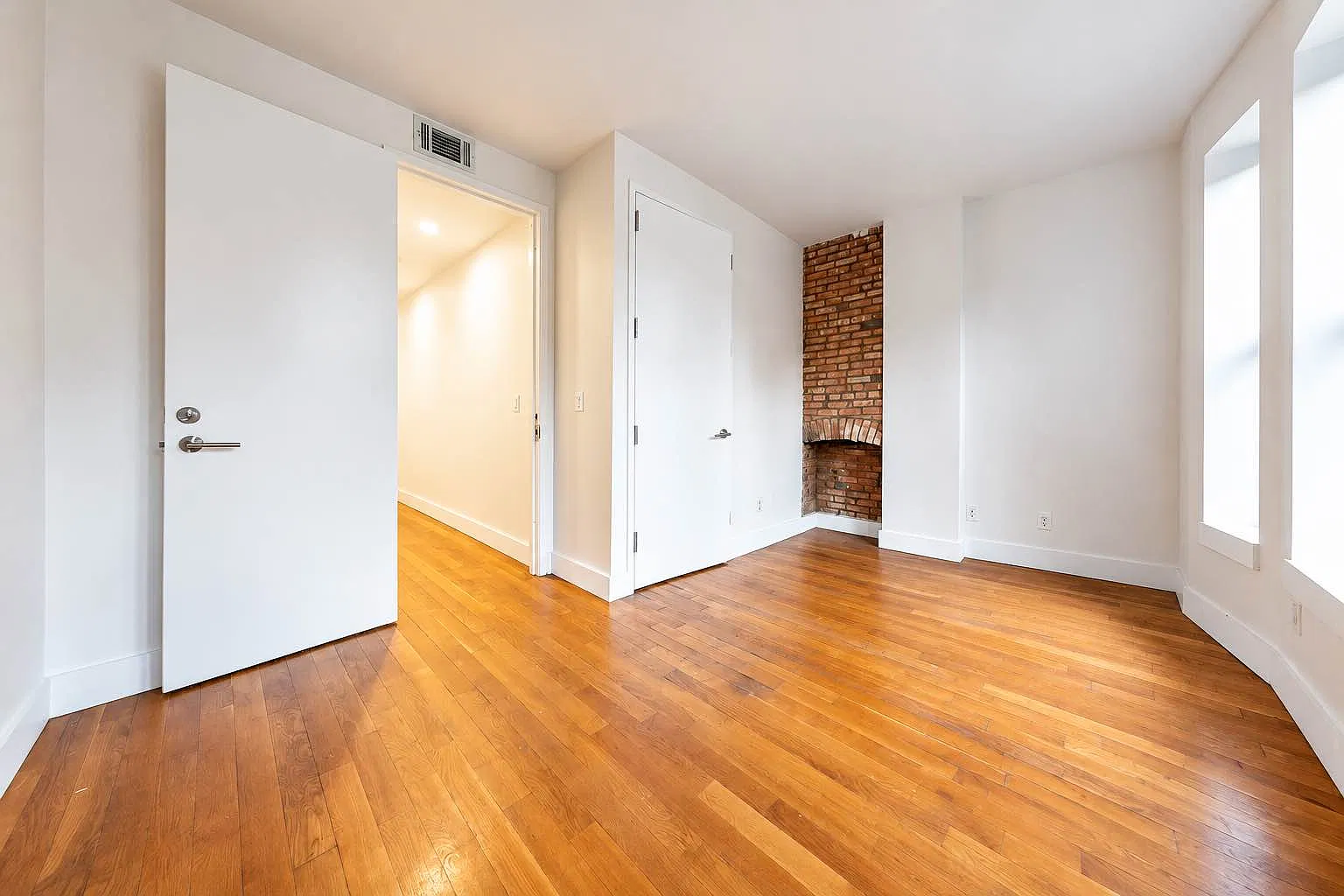 30 Rogers Avenue — Photo 4