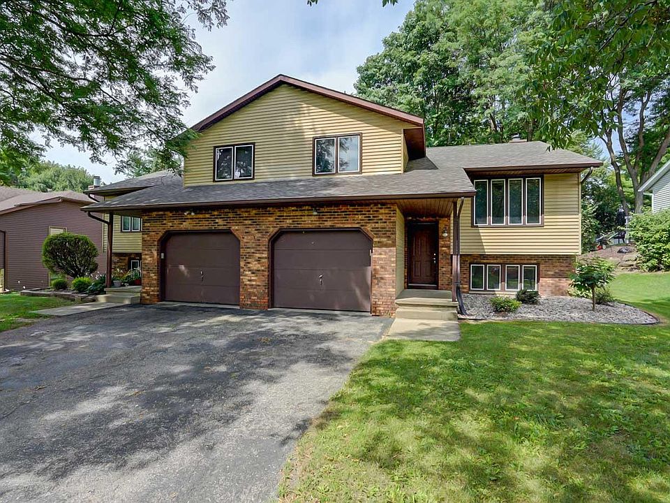 832 Walnut St (Right side of duplex)