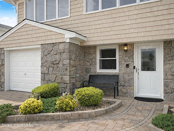 2nd image of 142 Merrill Ave