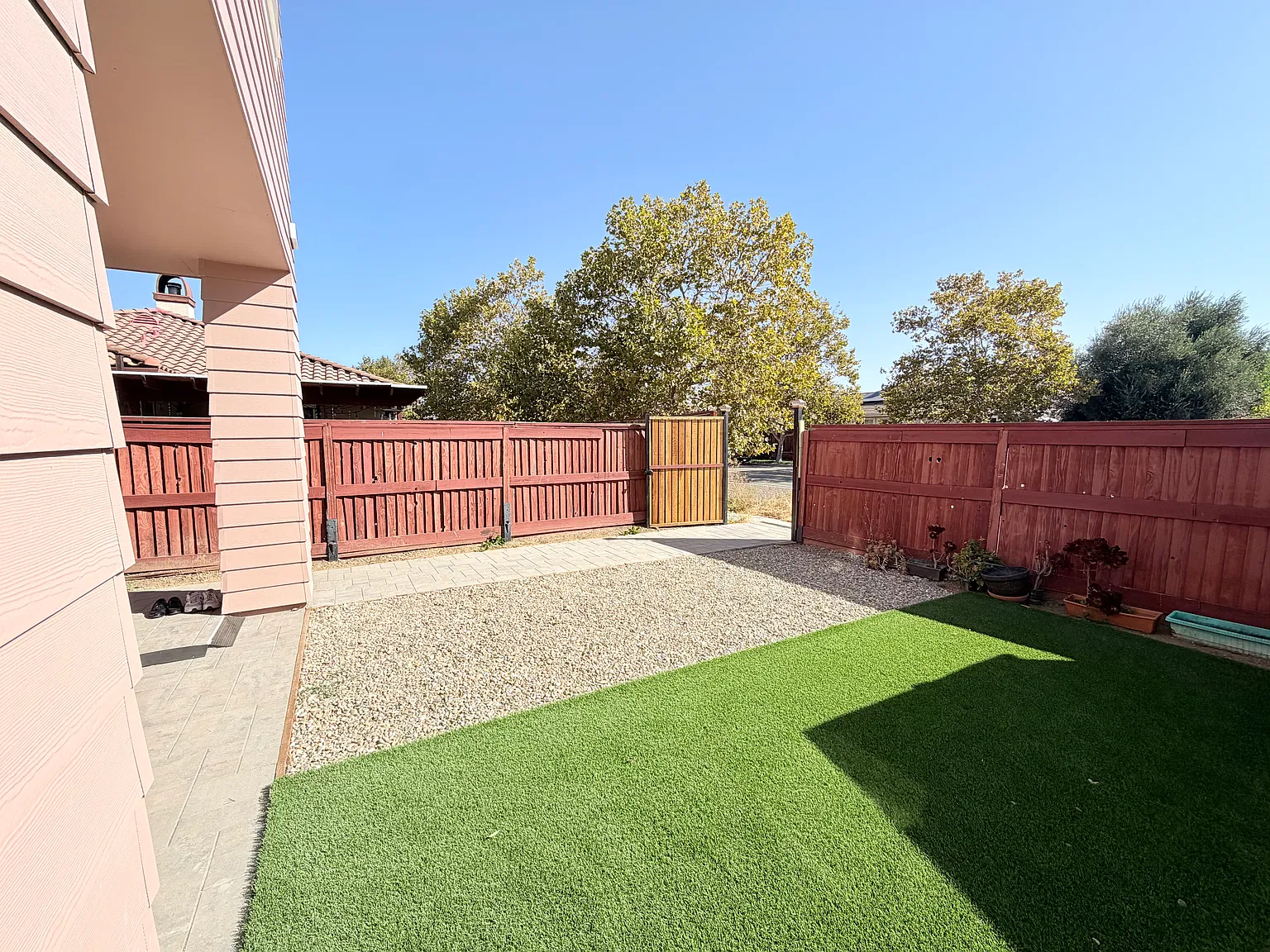2 bed, 2.5 bath, 835 sqft, $3,095 — Photo 2