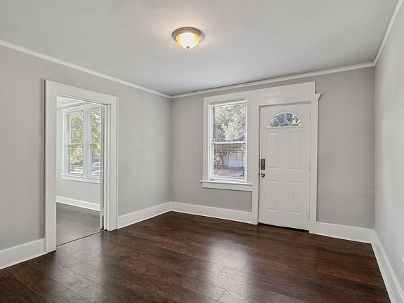 4th image of 1334 E Waldburg St APT B