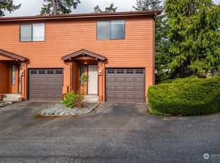 690 NW Atalanta Way APT B11, Oak Harbor, WA
