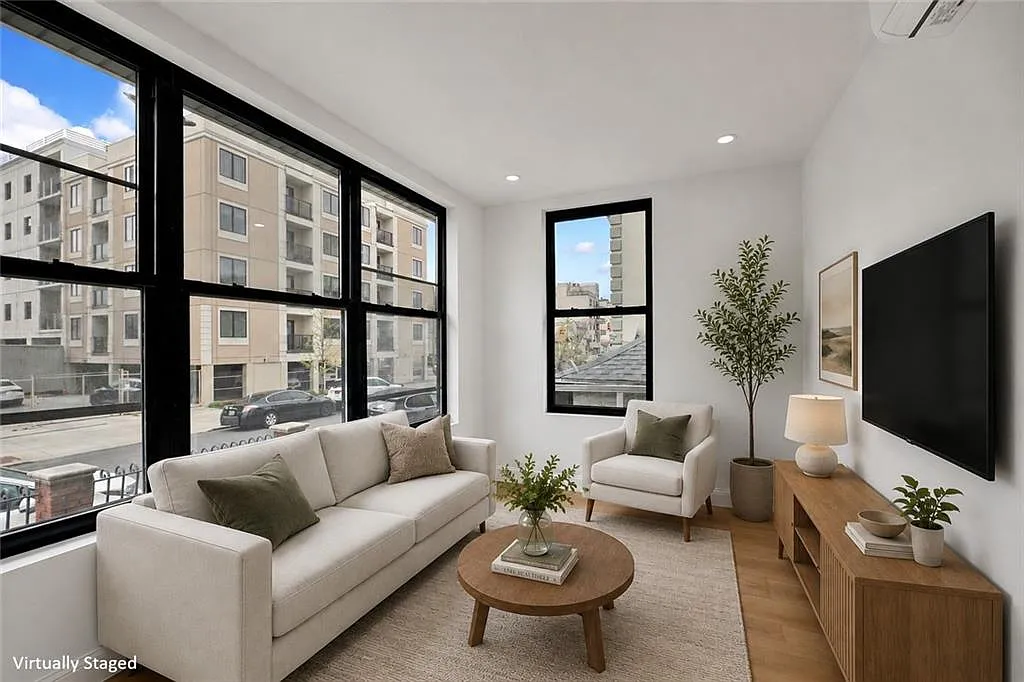 3013 Brighton 5th St — Photo 2