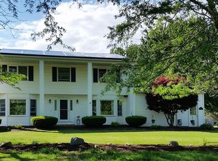 2000 Farm Pond Rd, Baldwinsville, NY 13027