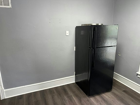 5th image of 811 W Edwards St Unit 2