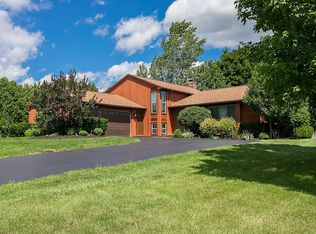 4 Crossbrook Trl, Fairport, NY 14450