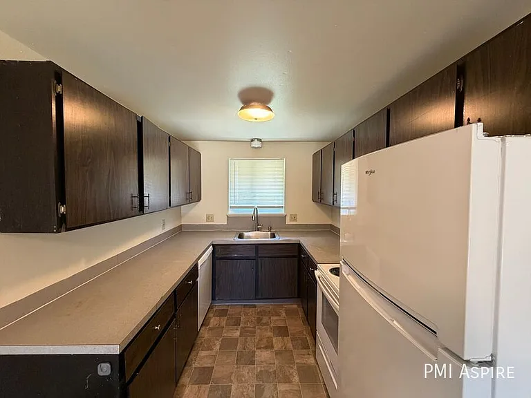3498 Butternut Dr — Photo 5