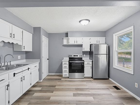 4th image of 121 E Watrous Ave