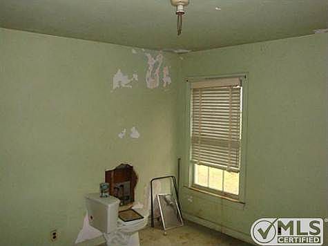5th image of 1114 W Illinois Ave