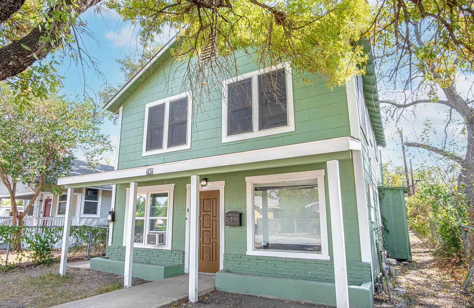 342 Vine — Photo 3