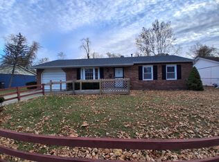 924 Sunset Rdg, Danville, IL 61832