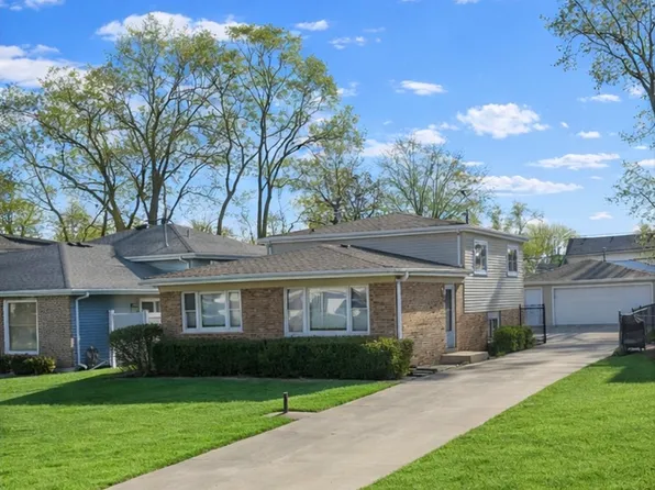 4029 N Grant St, Westmont, IL 60559