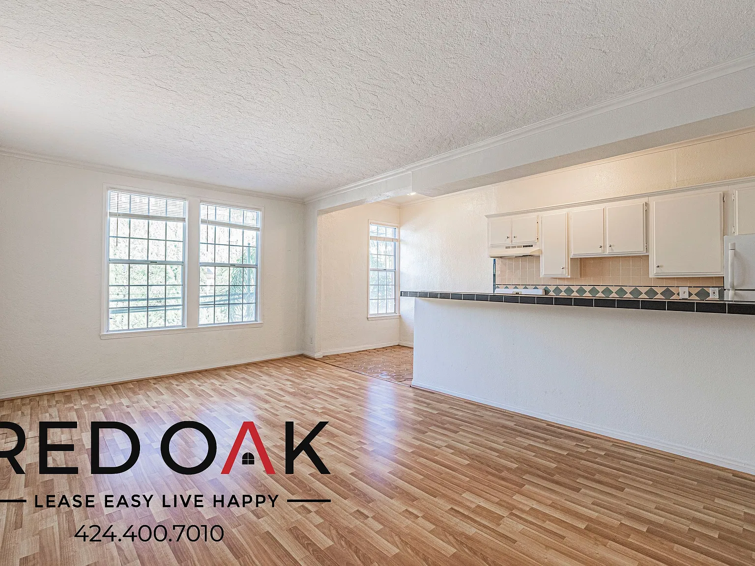 Airy 1-Bed with Gated Entry, On-Site Laundry and Parking Available in the Heart of Hollywood! — Photo 1