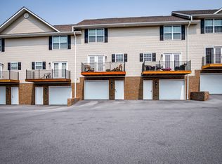 692 Grays Pointe Ct, Johnson City, TN 37615