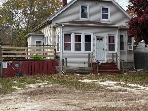 329 Middle Rd, Acushnet, MA 02743