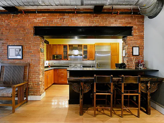 Sold by Hudson Place Realty | media 6