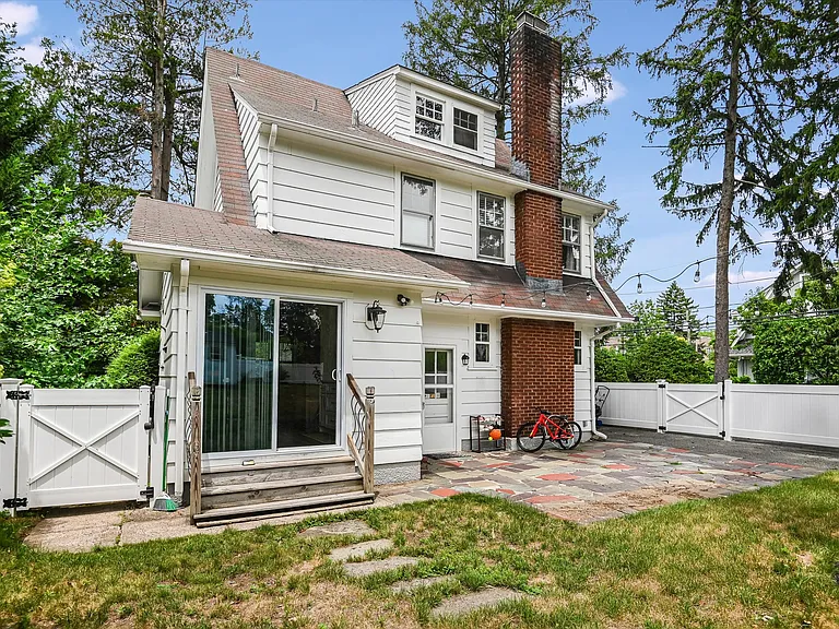 669 Doremus Ave — Photo 26