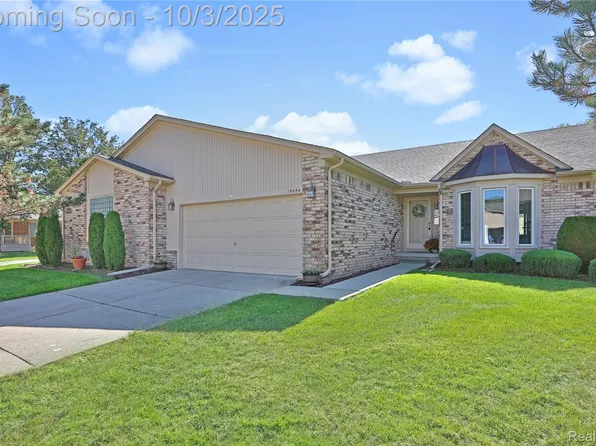19054 Marisa Dr, Clinton Township, MI 48038