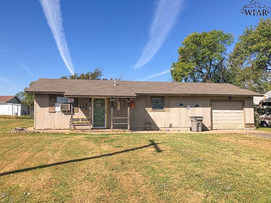 1st image of 407 Lakeview Dr