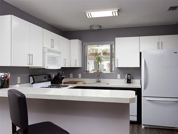 4th image of 3321 Bedford Way