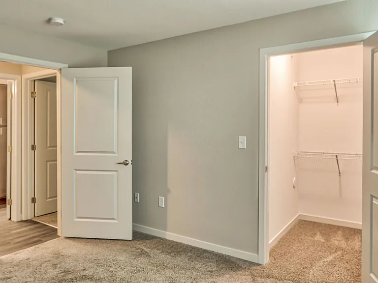 3 Bedroom - 3 Bed / 2 Bath - 1,184 Sq.Ft.