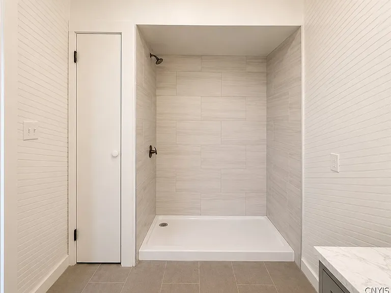 10 Parkside Ct #8 — Photo 12