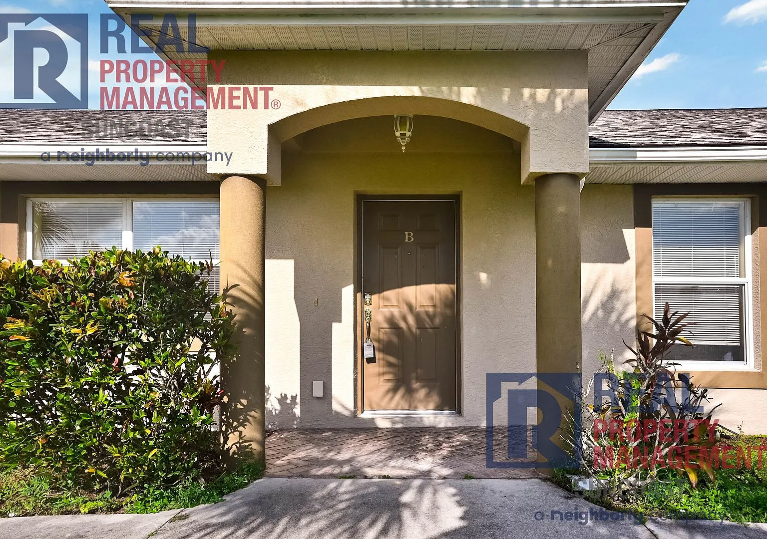 Adorable 2/2 for annual lease! — Photo 1