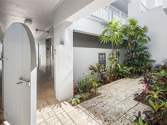 3rd image of 901 Bay Rd APT 103