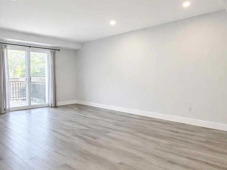 2053 Lanark Ct — Photo 5